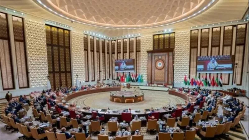 من هم الزعماء الحاضرون والغائبون عن القمة العربية الطارئة بشأن غـ ـزة؟