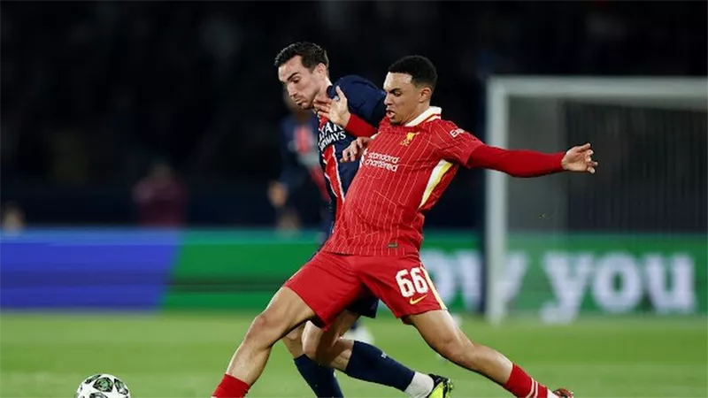 حكم مباراة ليفربول وباريس سان جيرمان في إياب دور الـ16 بدوري الأبطال
