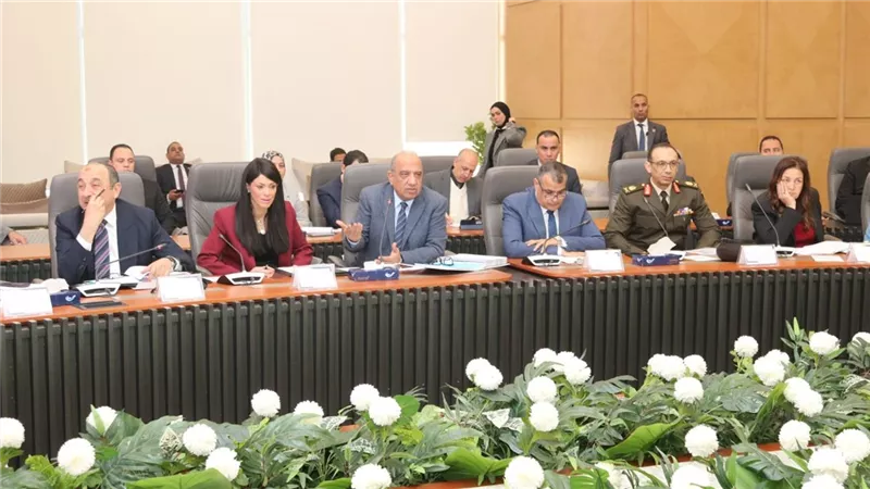وزير الكهرباء يترأس اجتماع المجلس الأعلى للطاقة لبحث 11 مشروعا صناعيا جديدا 