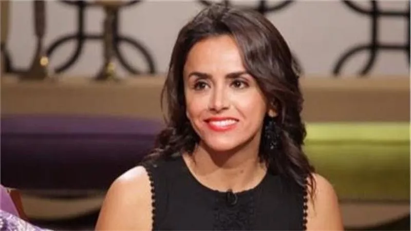 سرقت دولارات.. بلاغ ضد خادمة والدة الفنانة علا رشدي
