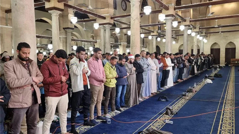 موعد صلاة التراويح اليوم 10 رمضان 2025.. وعدد ركعاتها