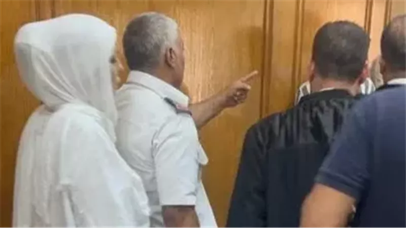 محكمة جنايات القاهرة..استئناف قضية مضيفة الطيران التونسية المتهمة بقتل ابنتها