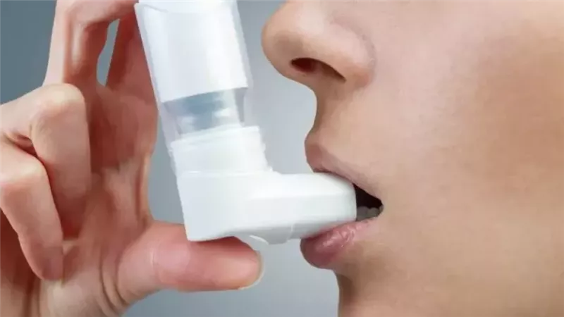 حكم دار الإفتاء في إستخدام البخاخ أثناء الصيام في نهار رمضان 