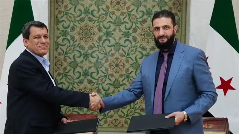 الشرع يوقع مع قائد ميلشيا قسد إتفاق الإنضمام تحت لواء الدولة السورية