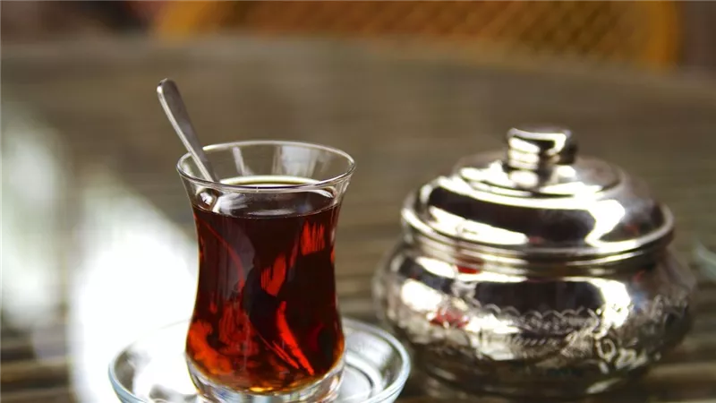وداعًا للعطش في رمضان.. مشروبات ترطب جسمك بدلاً من الشاي