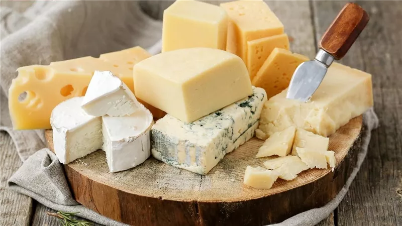 قنبلة من الدهون والسعرات في رمضان.. كيف يؤثر الجبن على صحتك؟