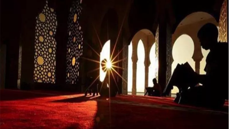 حكم الاعتكاف في العشر الأواخر من رمضان.. دار الإفتاء توضح