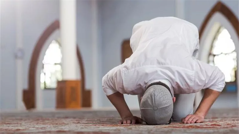موعد أذان المغرب اليوم السبت 15 رمضان ومواقيت الصلاة بالمحافظات