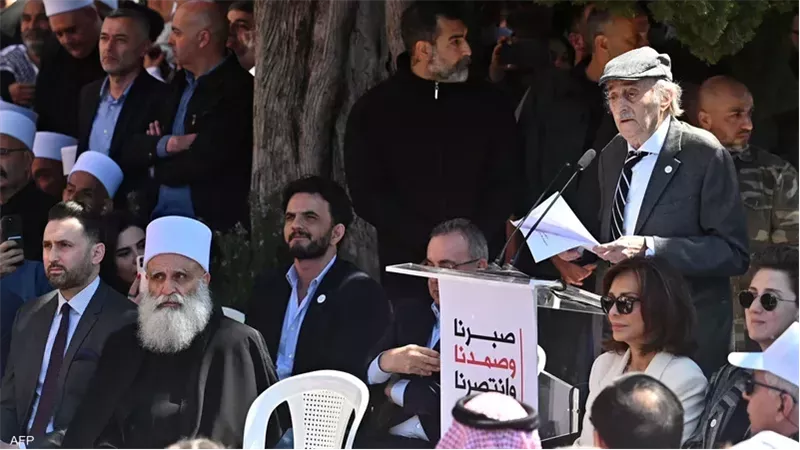 وليد جنبلاط يدعو الدروز في لبنان وسوريا لحفظ تراثهم  وهويتهم العربية