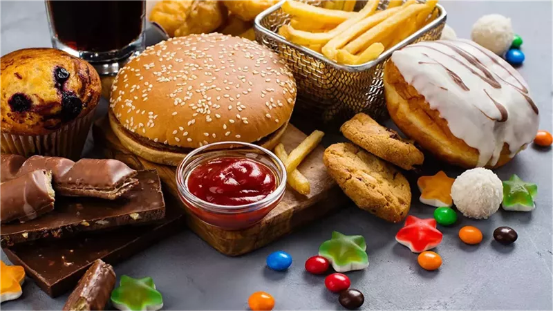 ليس السكر وحده السبب.. سر زيادة الوزن في الأطعمة المُصنعة