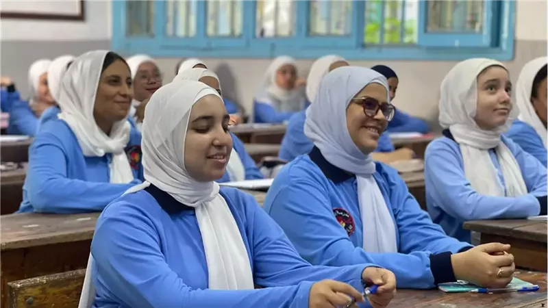 رابط نماذج امتحانات الصف الأول الثانوي الترم الثاني 2025