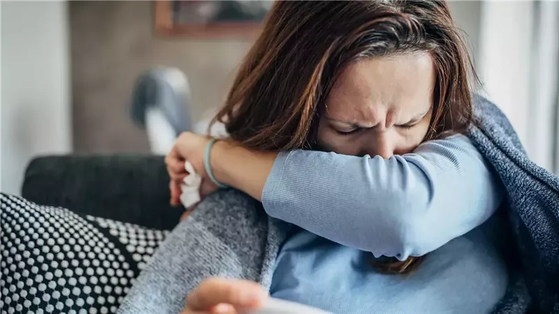 بين التقلبات الجوية ونزلات البرد.. هذا المشروب هو الحل الأمثل
