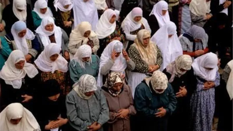 حكم صلاة التراويح في المسجد للنساء.. دار الإفتاء توضح حكم الشرع