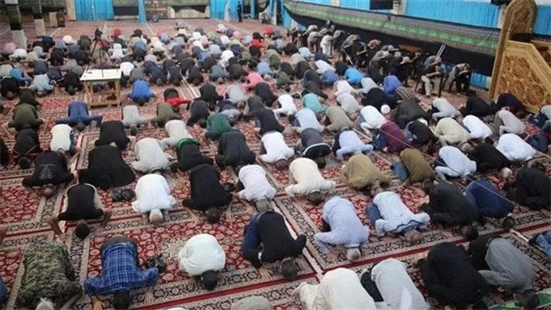 موعد أذان العشاء اليوم الأحد.. تعرف على توقيت صلاة التراويح في المحافظات