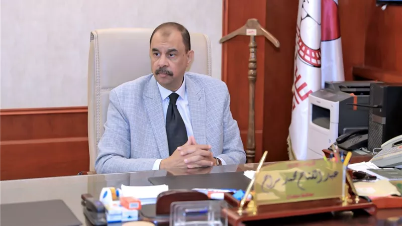 محافظ سوهاج يُكلف بتكثيف الرقابة على مواقف السرفيس والأجرة خلال إجازة العيد 