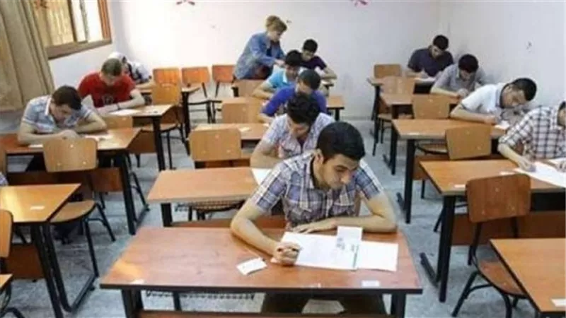 مواصفات امتحانات الثانوية العامة 2025 لطلاب الشعبة الأدبية وتوزيع الدرجات