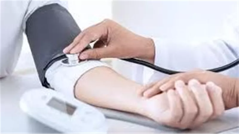أسباب ارتفاع ضغط الدم وطرق العلاج الفعالة والوقاية من مضاعفاته