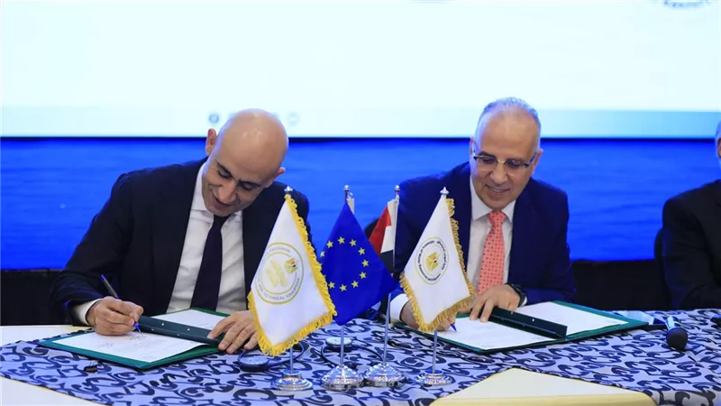 وزير التربية والتعليم يوقع برتوكول تعاون دمج التوعية المائية في المناهج الدراسية
