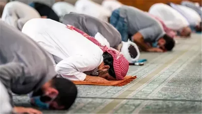 ما هي علامات ليلة القدر؟.. بعد أول ليلة وترية في العشر الأواخر