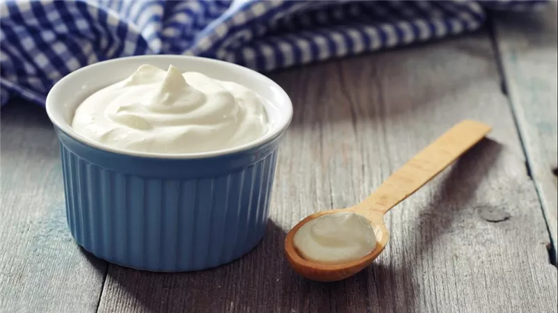 الزبادي يوميًا.. خطوة بسيطة نحو صحة مثالية وجمال طبيعي