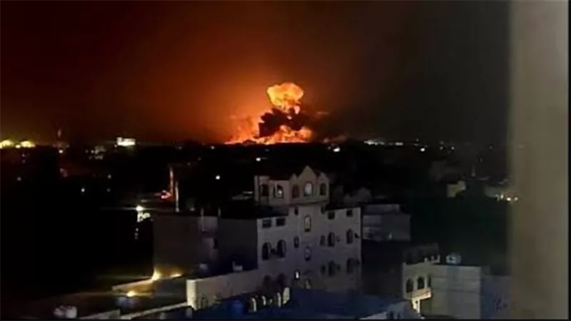 سلاح الجو الأمريكي يشن هجمات جديدة على عدد من المواقع العسكري للحوثيين