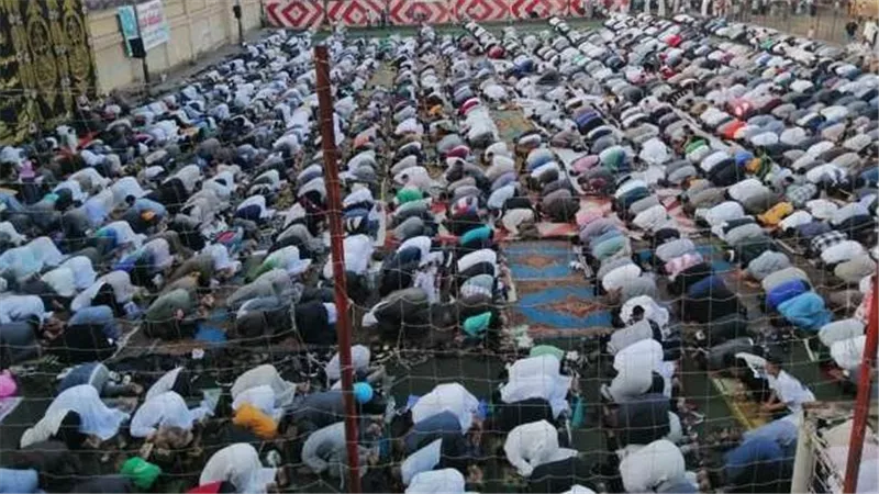 محافظة الجيزة تجهز 705 ساحة لصلاة عيد الأضحى وتعلن ضوابط شوادر بيع الماشية