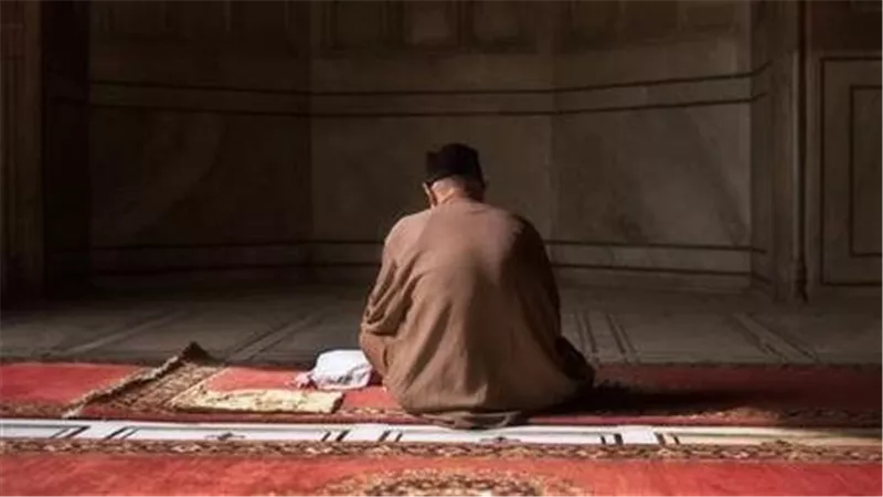 موعد أذان الفجر اليوم في القاهرة والمحافظات ومواقيت الصلاة كاملة