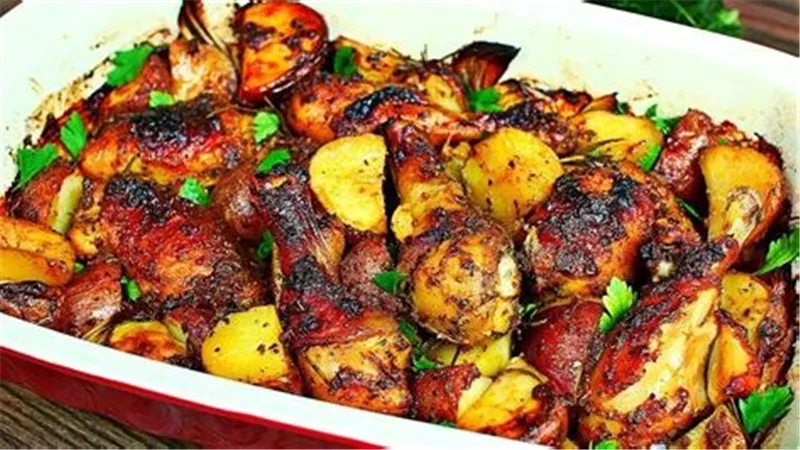 صينية البطاطس بالفراخ.. إفطار يوم 29 رمضان بمذاق شهي وسهل التحضير