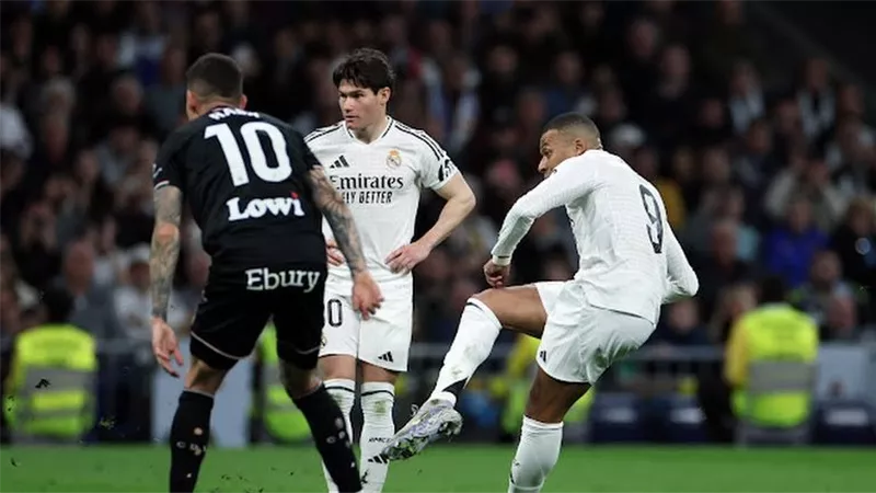 مبابي يقود ريال مدريد لفوز ثمين على ليجانيس في الدوري الإسباني