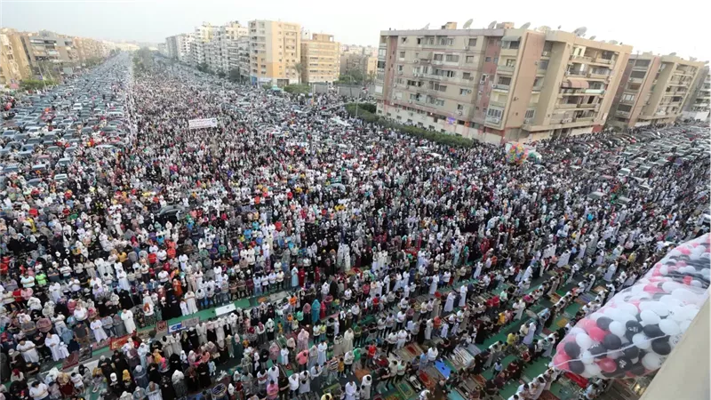 نص خطبة عيد الفطر المبارك 2025.. العيد محطة للتراحم والتواصل الإنساني