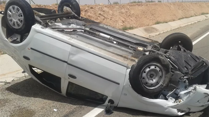 مصرع شخصين وإصابة ثلاثة في حادث انقلاب سيارة بطريق الغردقة – القاهرة