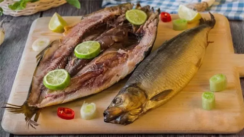 كيف تتخلص من الحموضة بعد تناول الفسيخ والرنجة في العيد؟