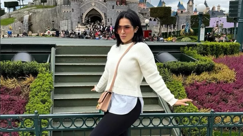 بعد نجاحها في مسلسل سيد الناس.. علياء صبحي تقضي عطلة العيد في فرنسا 