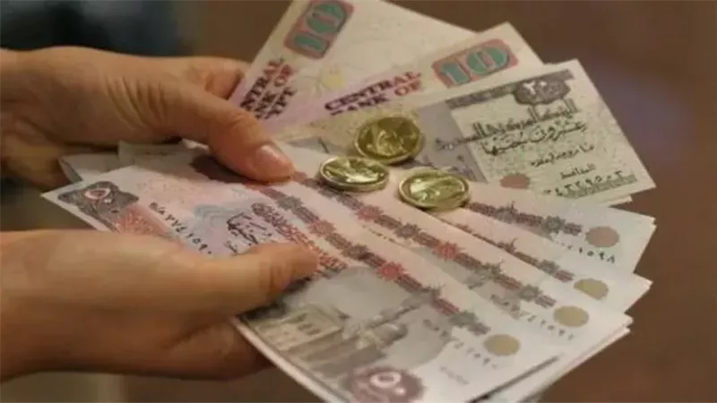 هل العيدية للزوجة واجبة شرعا؟.. علماء الأزهر يوضحون الحكم