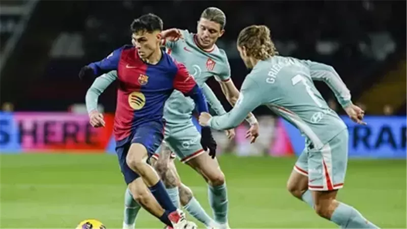 برشلونة يتقدم على أتلتيكو مدريد في الشوط الأول بـ هدف توريس