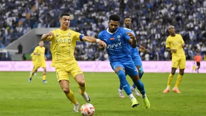 الدوري السعودي.. النصر يخطف التقدم من الهلال في الشوط الأول
