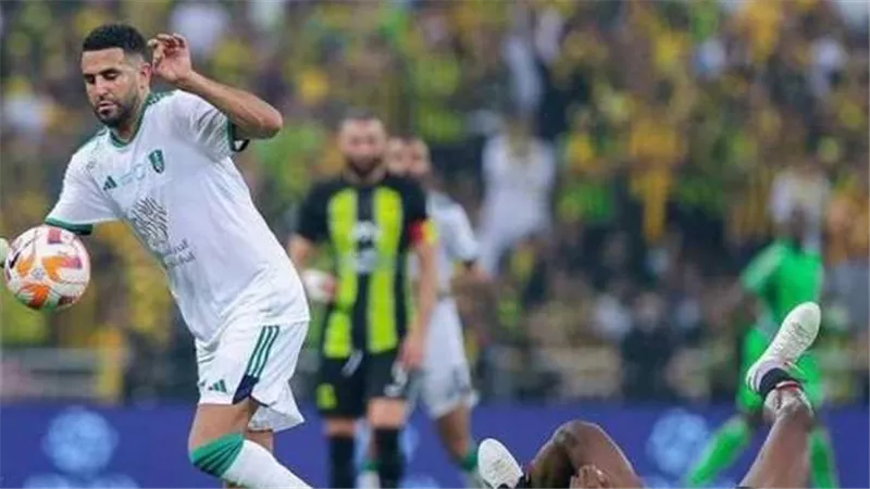 في الوقت القاتل.. التعادل يحسم ريمونتادا الاتحاد والأهلي بـ كلاسيكو دوري روشن