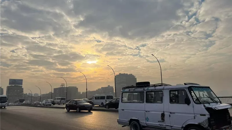 الطقس: منخفض خماسينى يضرب البلاد بعواصف ترابية وأمطار رعدية وتحذيرات من الأرصاد