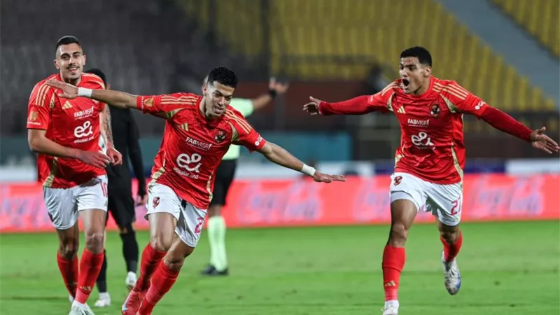 القنوات الناقلة لمباراة الأهلي ضد برشلونة..وتطورات ملف احتراف إمام عاشور ومصطفي شوبير 