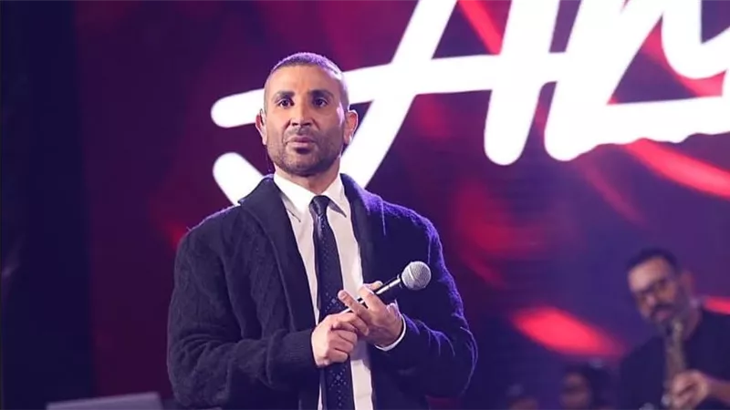 بإطلالة كلاسيكية مفاجئة.. أحمد سعد يلفت الأنظار ويكسر التوقعات في أحدث ظهور له