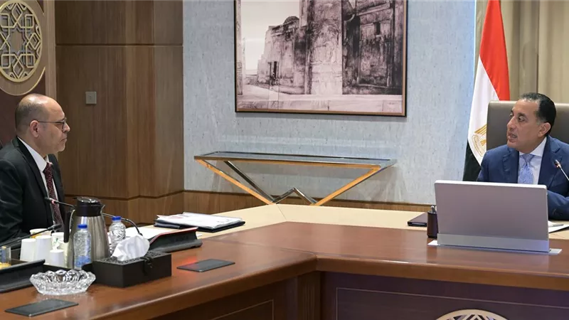 رئيس الوزراء يصدر توجيهات عاجلة بشأن قانون العمل الجديد.. تعرف عليها