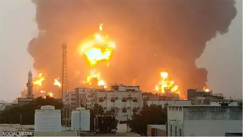 بعد هجـ ـمات الحوثي على مطار بن جوريون..هجمات إسرائيلية على ميناء الحديدة