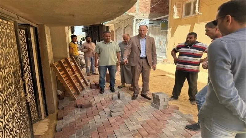 بتكلفة 10 ملايين جنيه.. تركيب بلاط الإنترلوك في 3 شوارع بإيتاي البارود