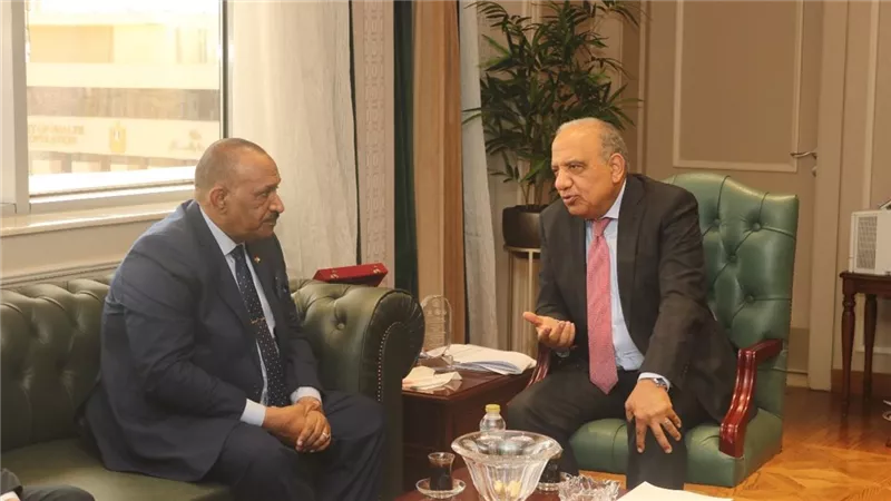 مباحثات بين وزير الكهرباء ونظيره السوداني لدعم وتعزيز الشراكة وإعادة تأهيل الشبكات
