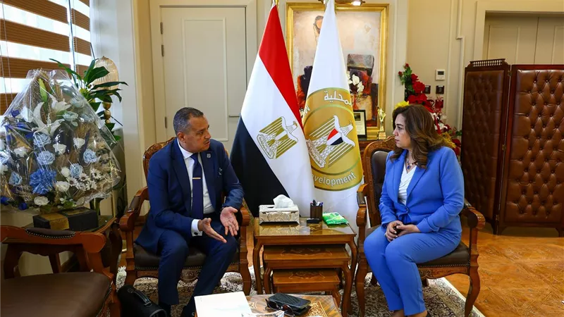 3 ملفات هامة علي طاولة وزيرة التنمية المحلية ومحافظ جنوب سيناء.. تعرف عليهم