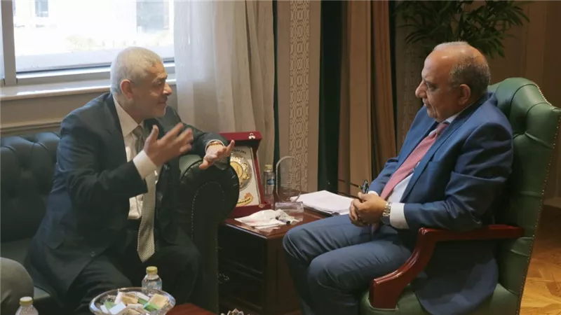  وزير الكهرباء يبحث مع إيما باور الإماراتية التوسع بمحطات تخزين الطاقة 