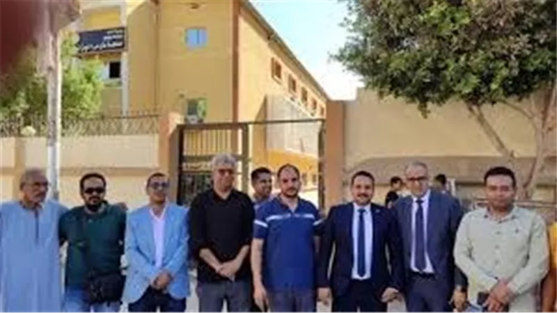 النيابة تُخلي سبيل طبيب قوص في واقعة فيديو الإهمال..والوزارة تتابع عن كثب