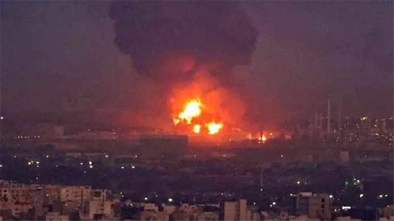الجيش الإيراني يوجه إنذار للإسرائيليين بعد موجة صاروخية مدمرة:غادروا قبل فوات الأوان