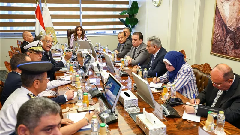 وزيرة التنمية المحلية تبحث جهود إعادة المظهر الحضاري لـ شوارع مصر الجديدة