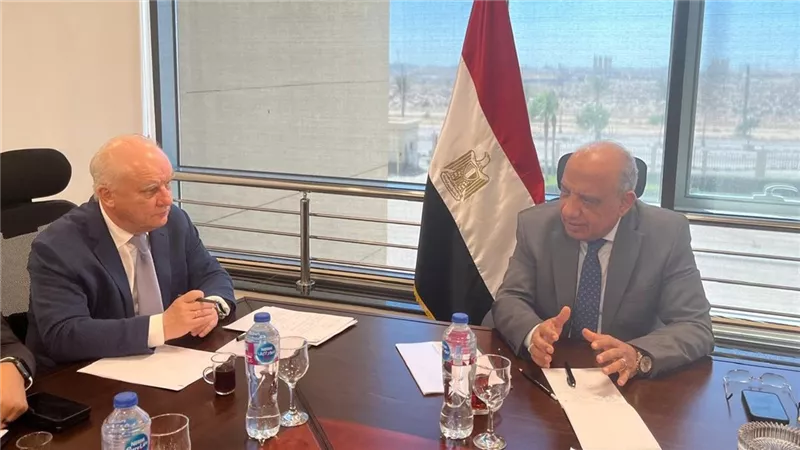  وزير الكهرباء يجتمع بوفد من روساتوم لمتابعة مشروع المحطة النووية بالضبعة